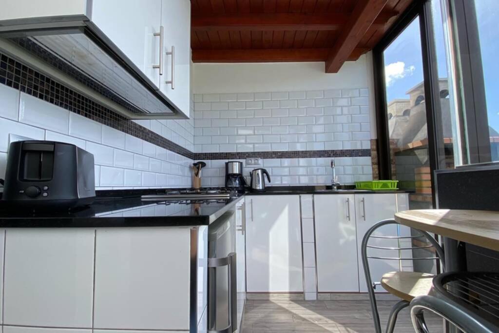 Estudio Agradable, Con Jacuzzi, Terraza Y Barbacoa, Totalmente Independiente Apartment Corralejo Exterior photo