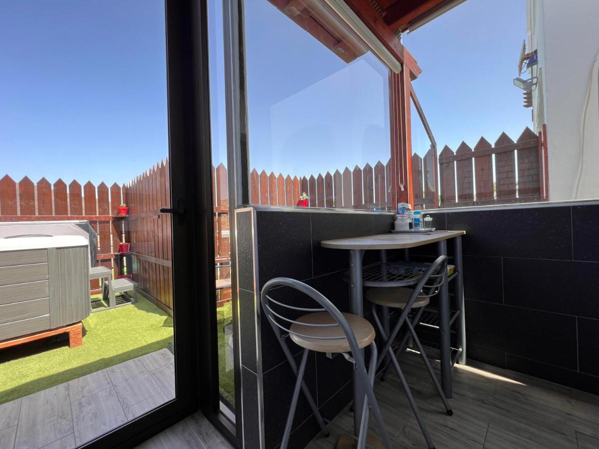 Estudio Agradable, Con Jacuzzi, Terraza Y Barbacoa, Totalmente Independiente Apartment Corralejo Exterior photo