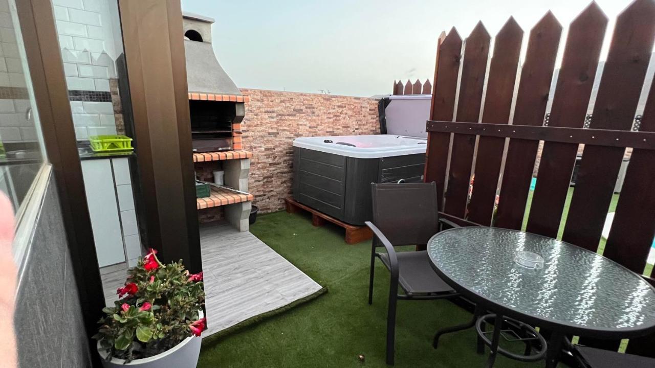 Estudio Agradable, Con Jacuzzi, Terraza Y Barbacoa, Totalmente Independiente Apartment Corralejo Exterior photo